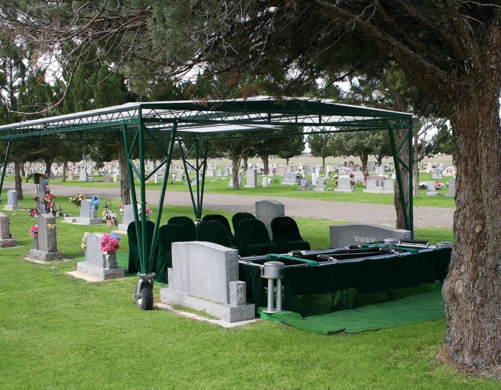 graveside ceremony ideas